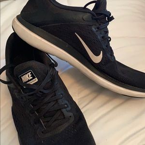 Nike Flex 2016 Run Black Shoe - Great Condition